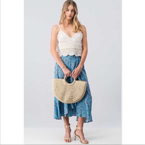 HALF MOON STRAW TOTE BAG - Picture 2 of 6